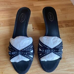 Talbots Black & White Slide Sandal, size 10👡🖤